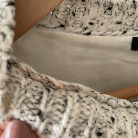 Club Monaco sweater - Picture 5 of 7